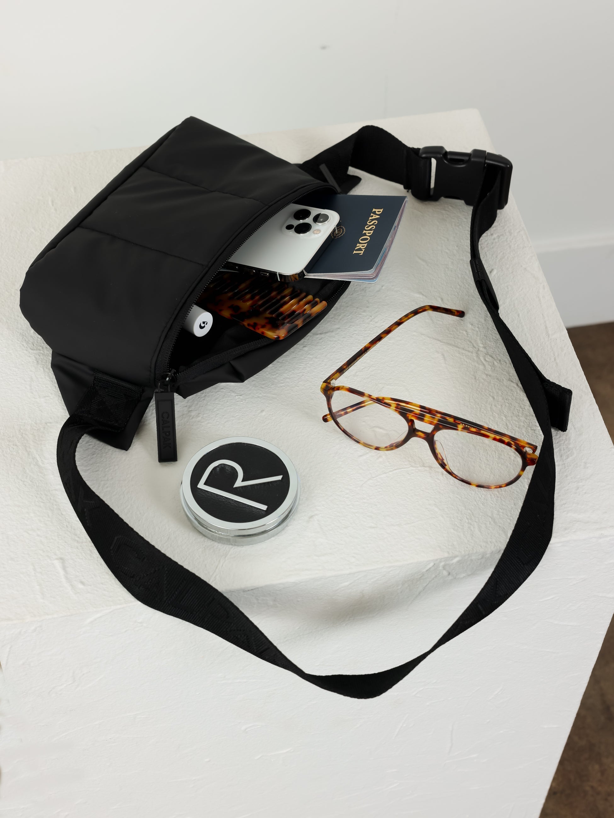 calpak-luka-mini-belt-bag-sac-banane-walnut-l-ger image 2
