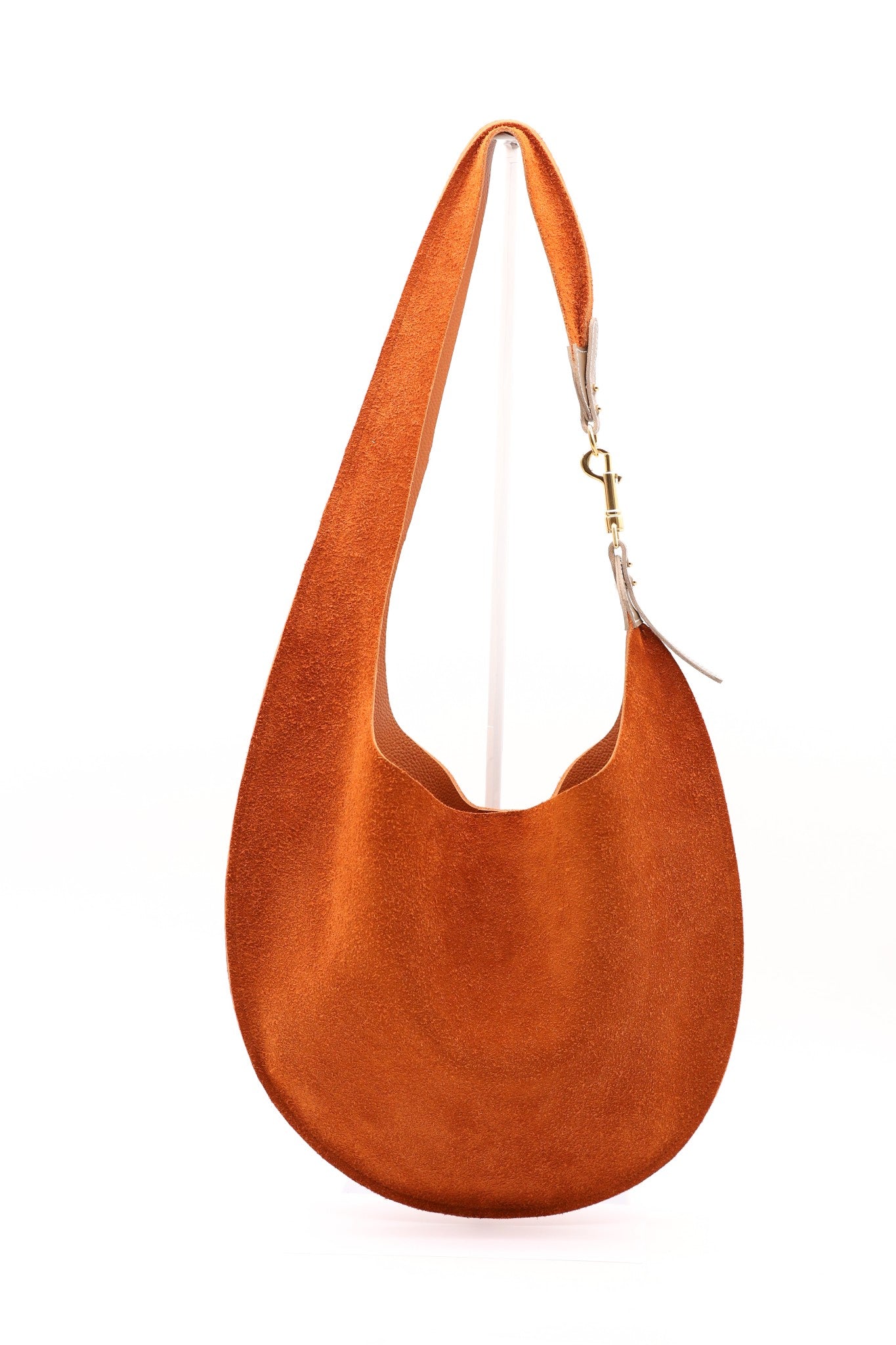 atelier-penso-ad-sac-paule-cuir-sur-mesure-initiales image 7