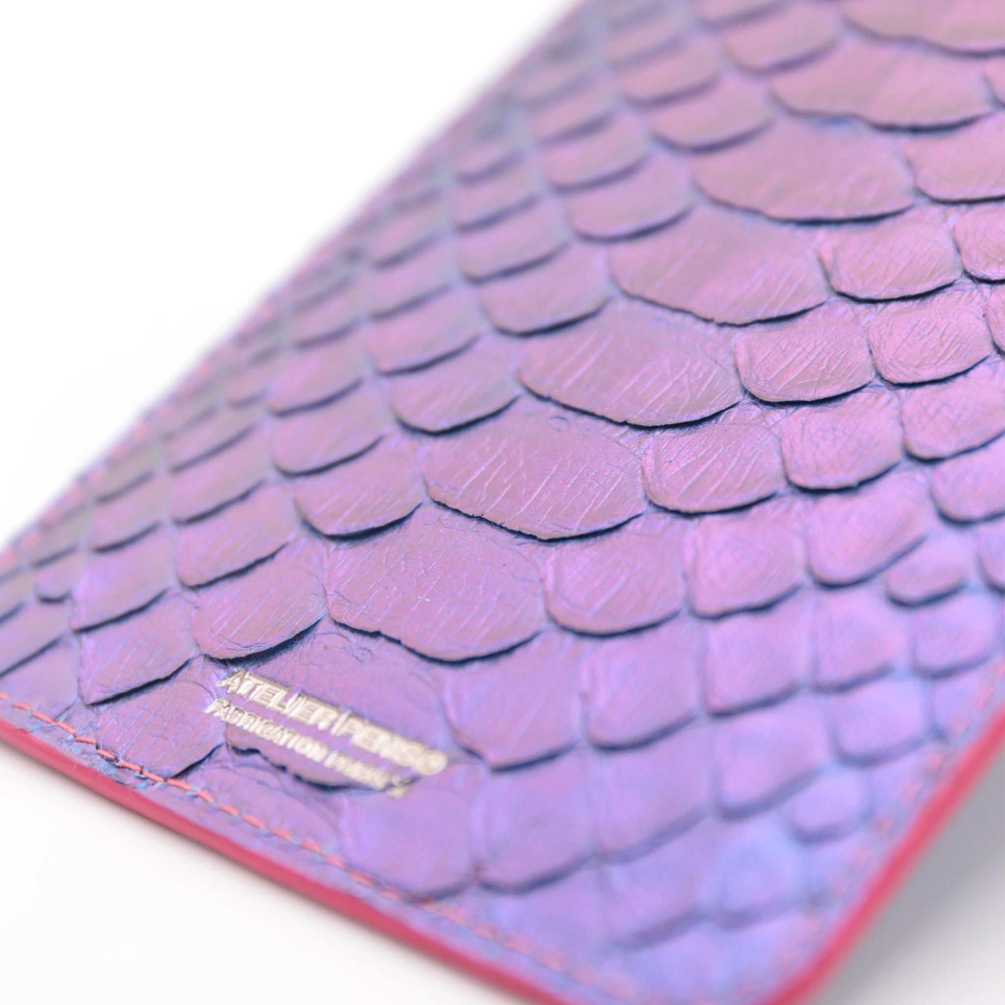 atelier-penso-prot-ge-passeport-python-iridescent-cuir-10-5x13-5 image 4