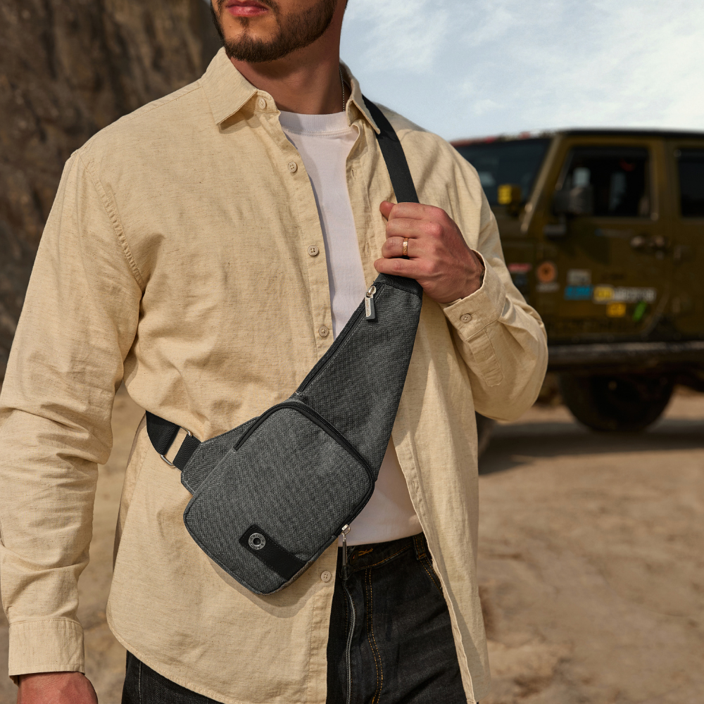 arthur-et-aston-aaron-body-bag-toile-noir-homme image 1