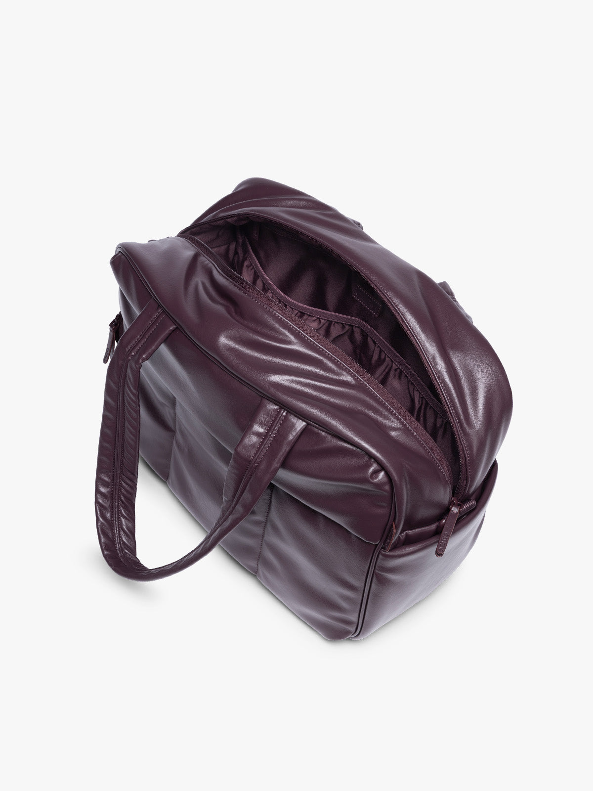 calpak-luka-duffel-vegan-leather-sac-week-end-cerise image 3