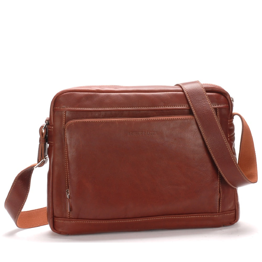 arthur-et-aston-pablo-besace-cuir-noir-grand-mod-le-travers image 6