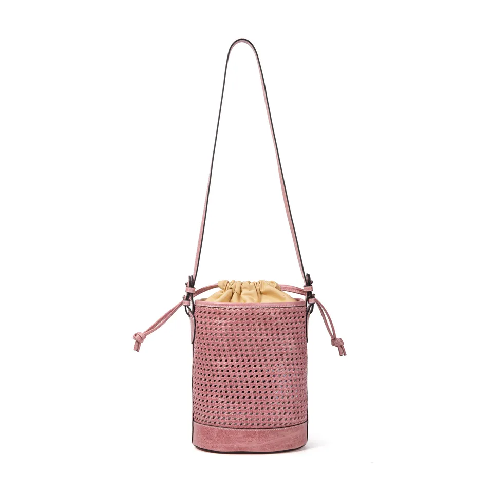 kate-lee-louvre-sac-seau-rose-cuir-tress image 1