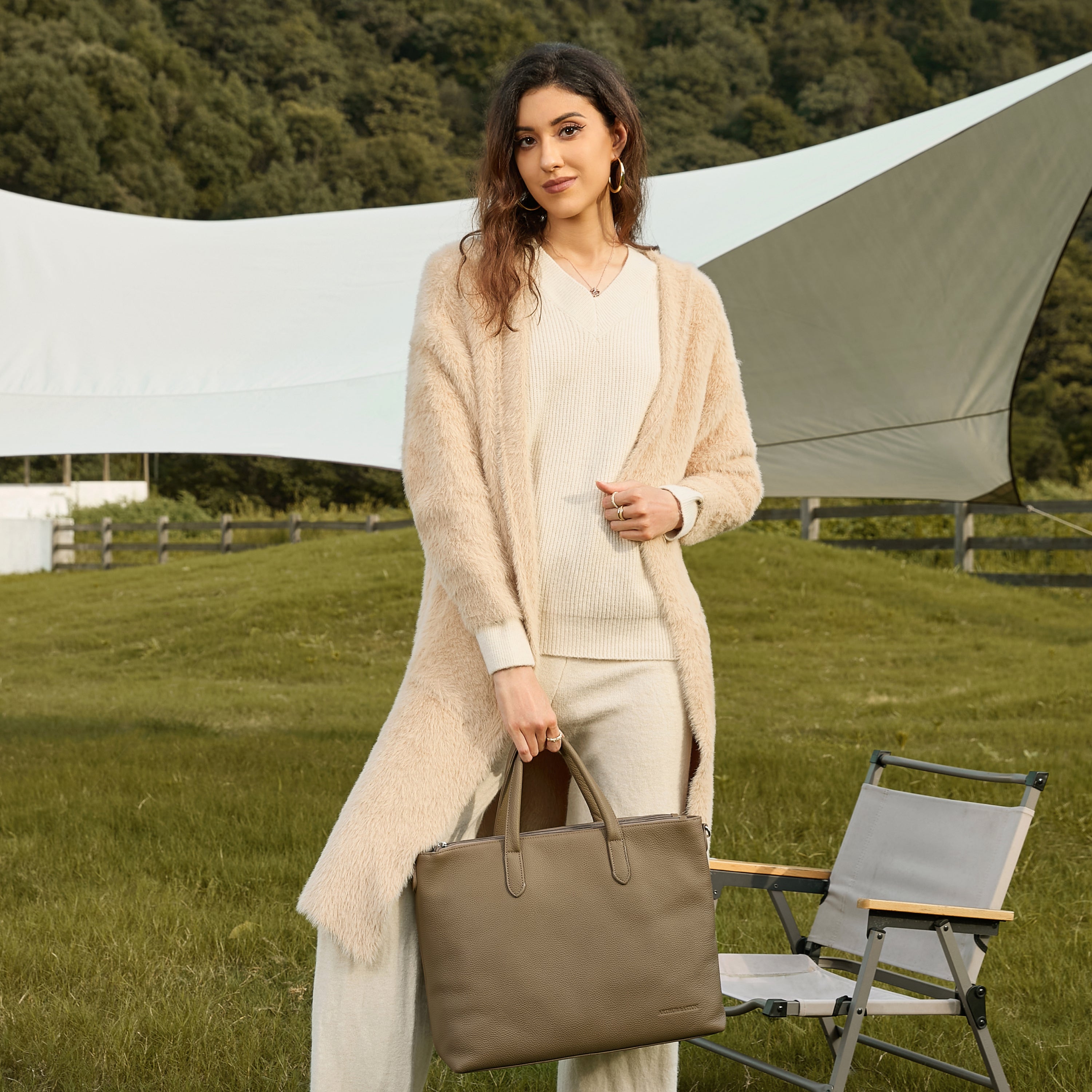 arthur-et-aston-rosalia-grand-sac-main-cuir-taupe image 3