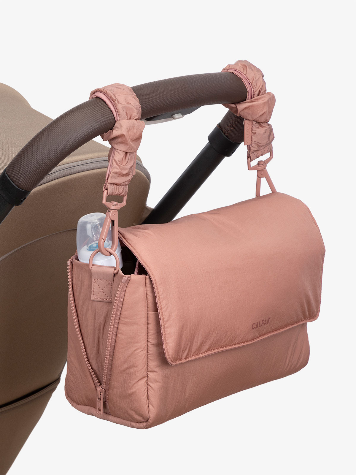 calpak-baby-convertible-stroller-caddy-sac-poussette-oatmeal image 3