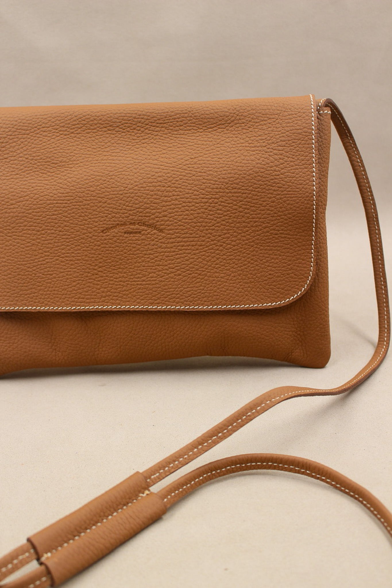 charles-et-charlus-mariette-m-pochette-cuir-marine-30-cm image 5