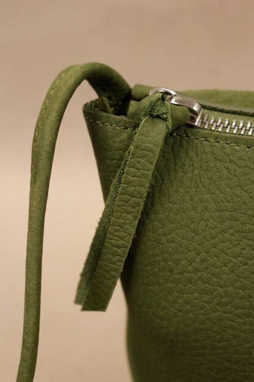 charles-et-charlus-mariette-m-pochette-cuir-nubuck-kaki-30cm image 2
