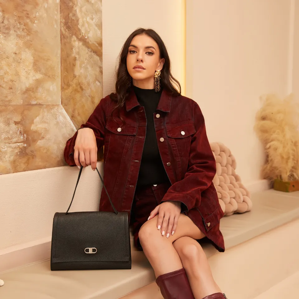 arthur-et-aston-daphn-sac-main-cuir-noir image 1