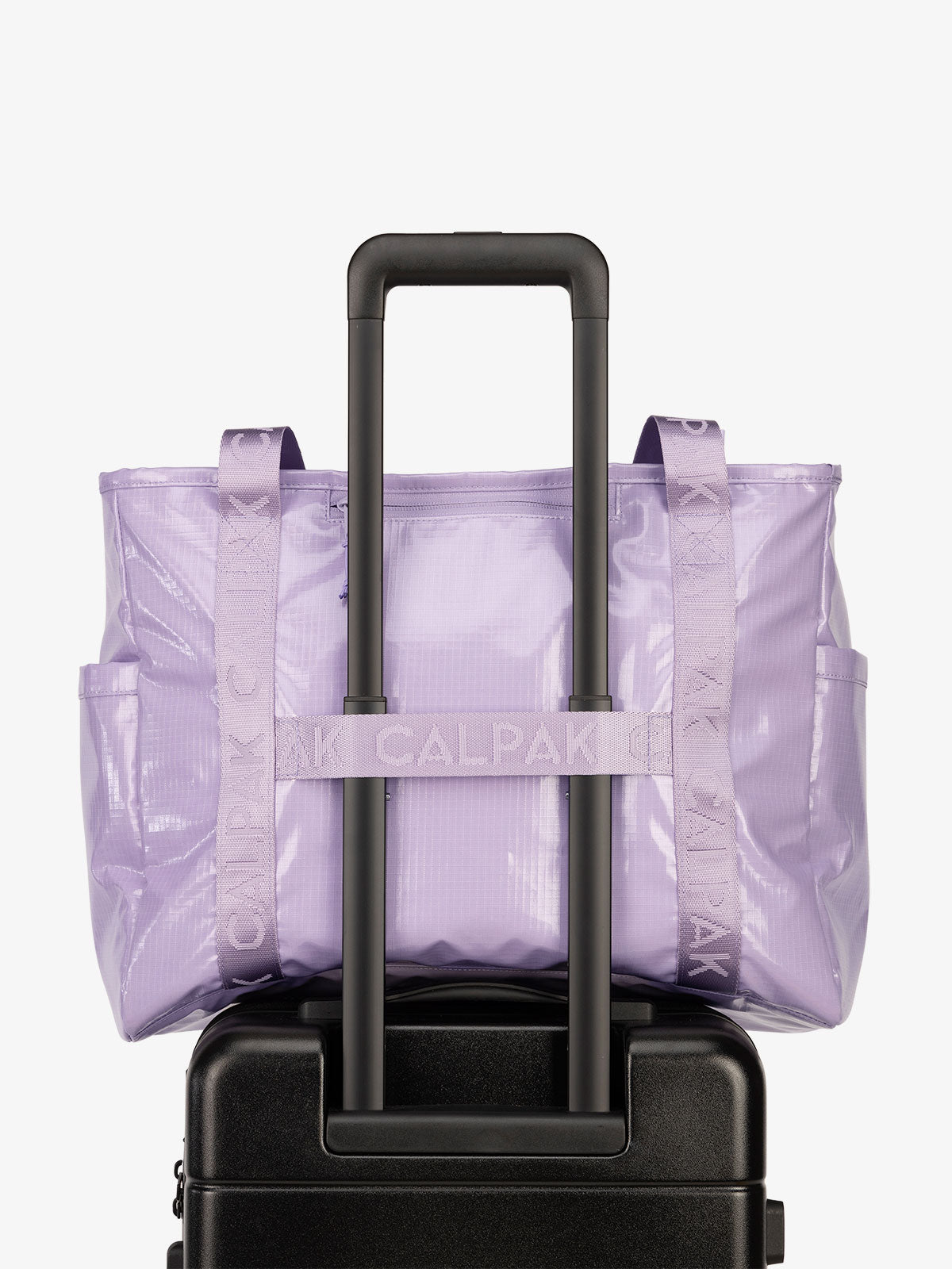 calpak-terra-tote-bag-35l-matte-obsidian-d-perlant image 8