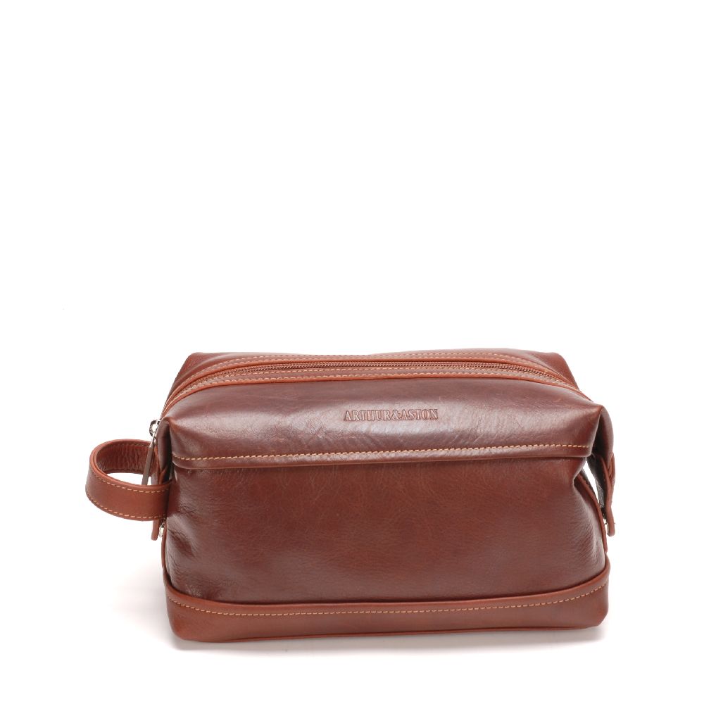 arthur-et-aston-pablo-trousse-toilette-cuir-cognac image 2