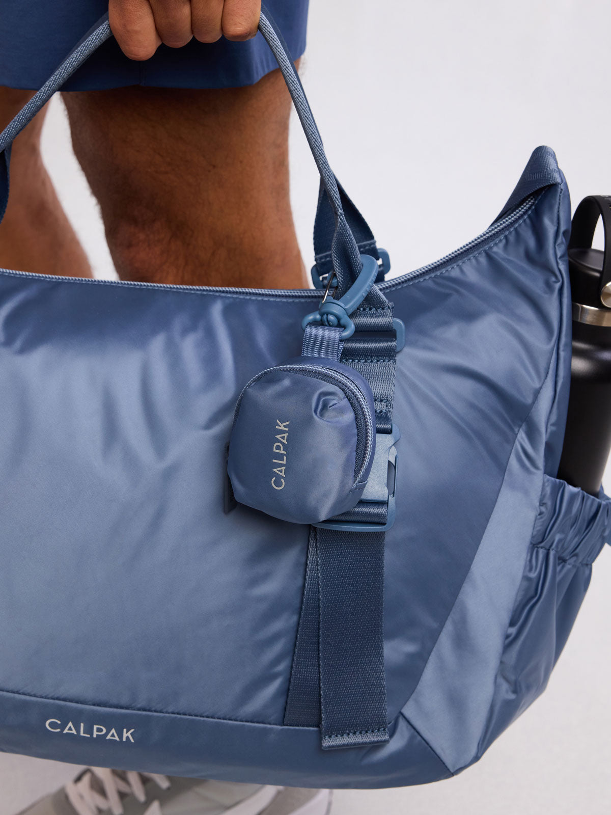 calpak-fit-zip-bag-charm-pochette-breloque-indigo-recycl-e image 2