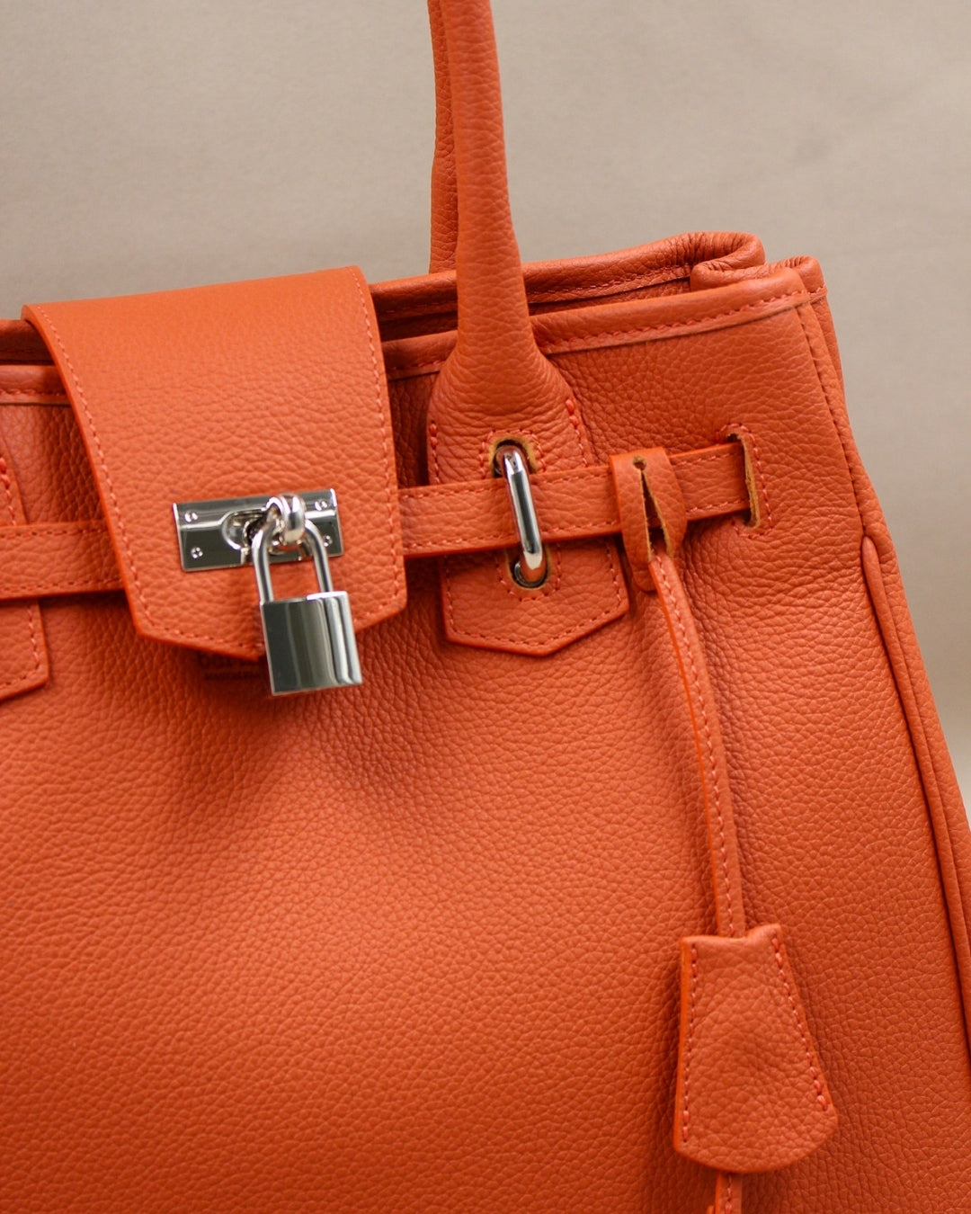 berthille-vend-me-sac-cuir-marine-pleine-fleur image 8