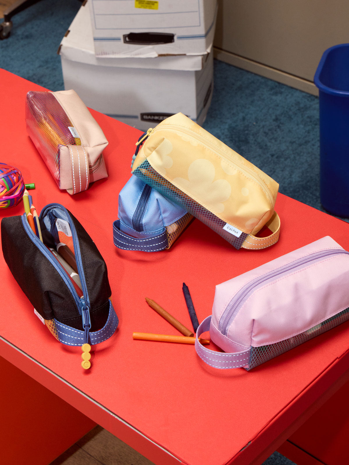 calpak-kids-pencil-case-trousse-cole-yellow-bloom image 2