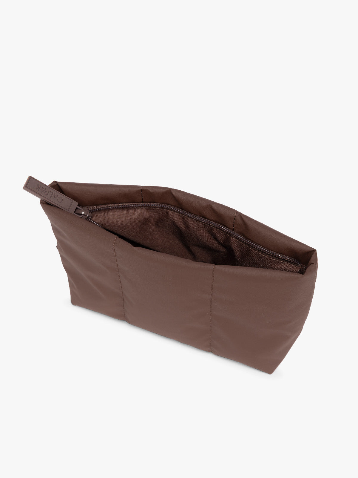 calpak-luka-1-quart-zip-pouch-trousse-chocolat-matelass-e image 6