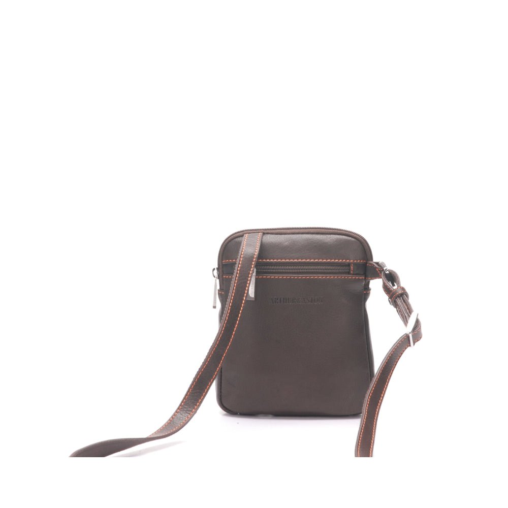 arthur-et-aston-pablo-body-bag-cuir-cognac-plong image 3