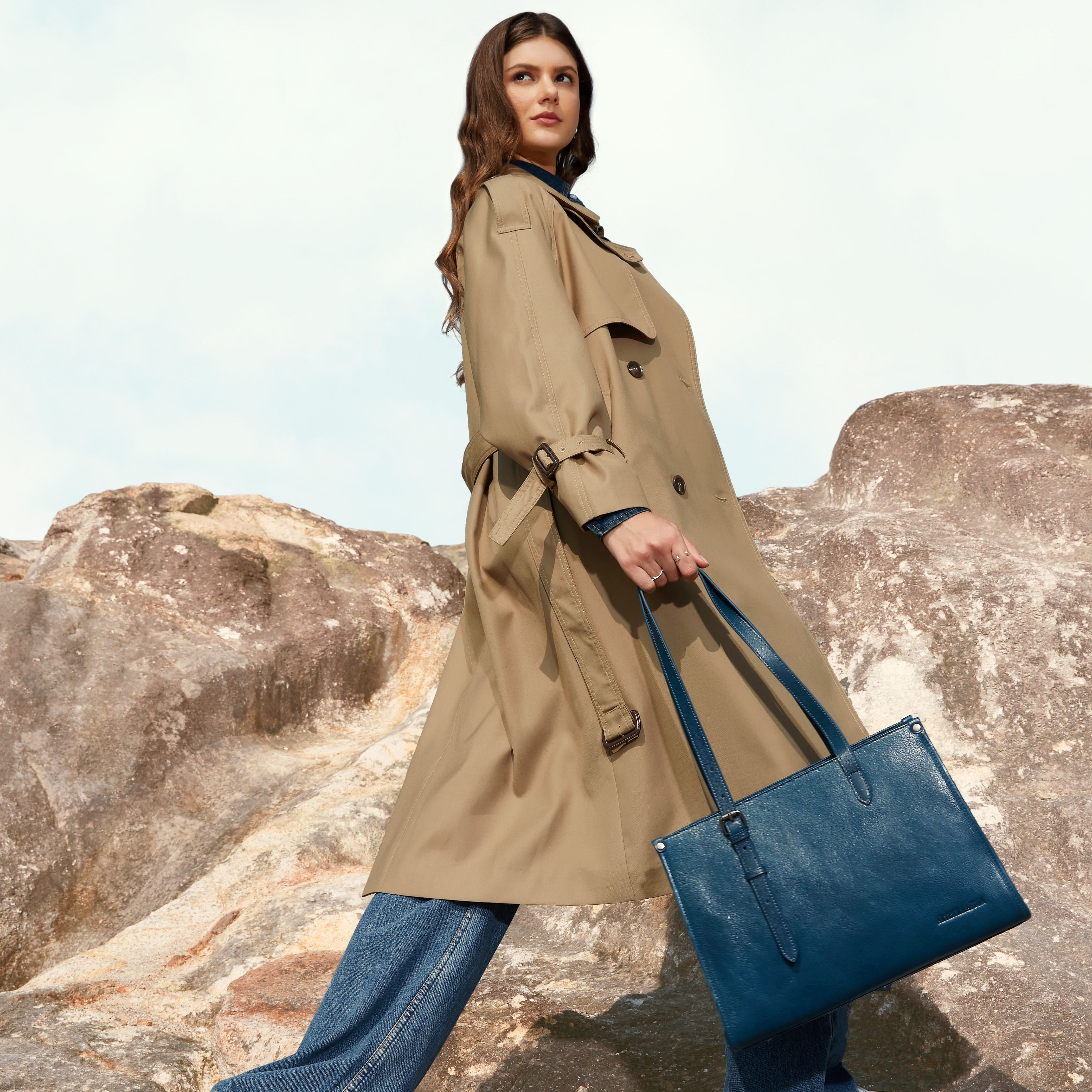 arthur-et-aston-edith-sac-shopping-cuir-noir-a4 image 2