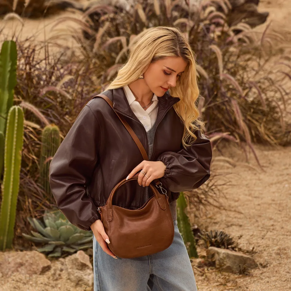 arthur-et-aston-edith-s-sac-main-cuir-marron image 1