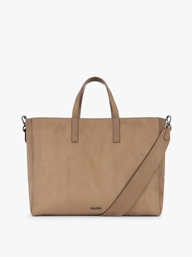 calpak-haven-tote-16-laptop-su-de-vegan-truffle image 1
