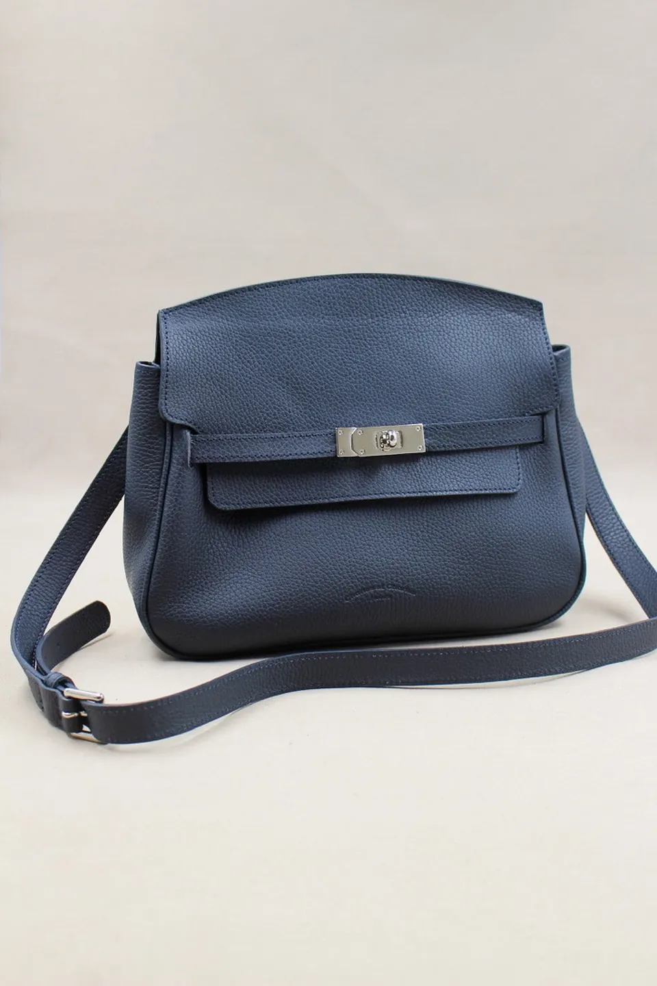 charles-et-charlus-vadim-sac-cuir-grain-marine-24-cm image 1