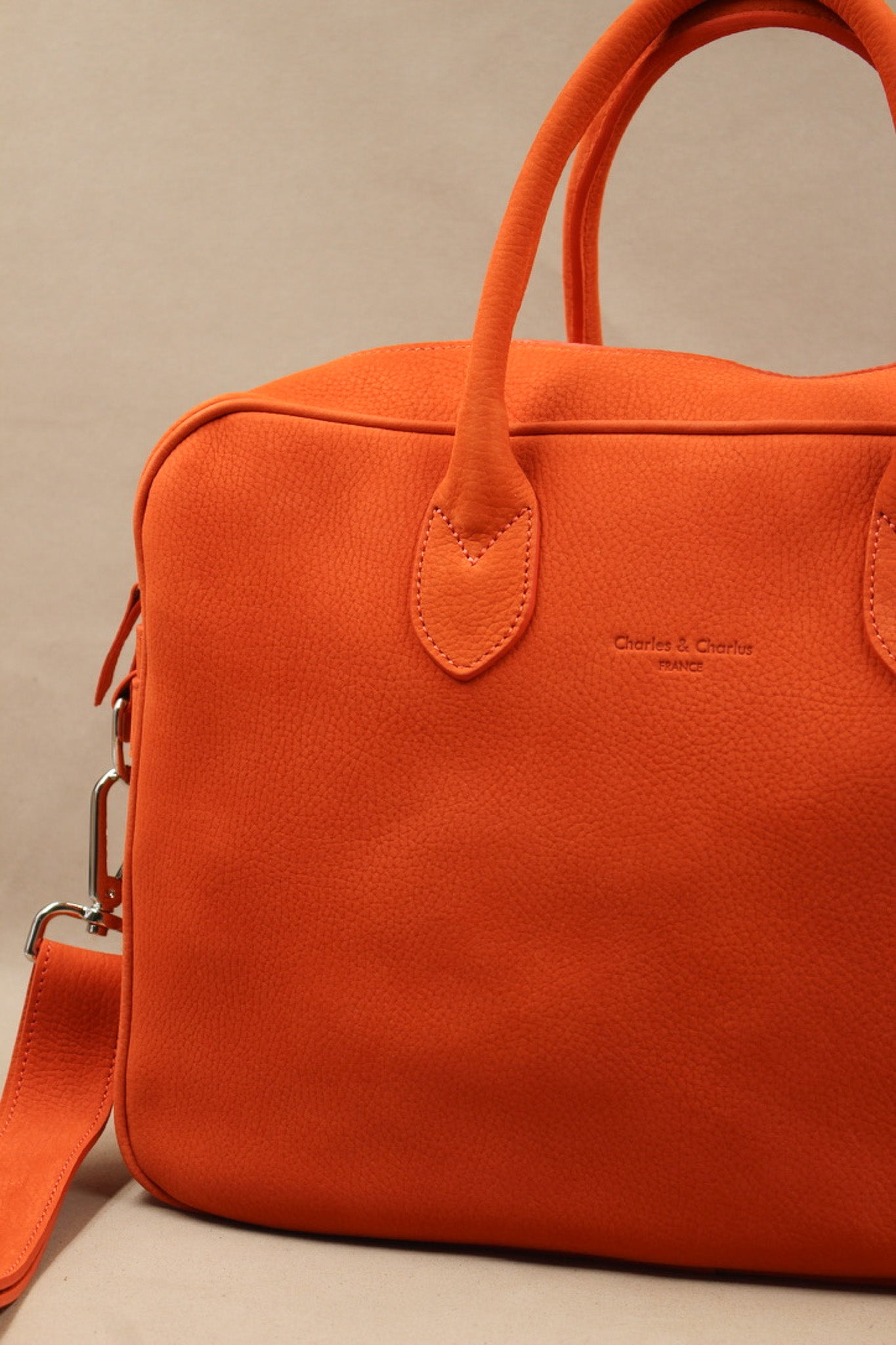 charles-et-charlus-auguste-porte-documents-nubuck-orange image 3