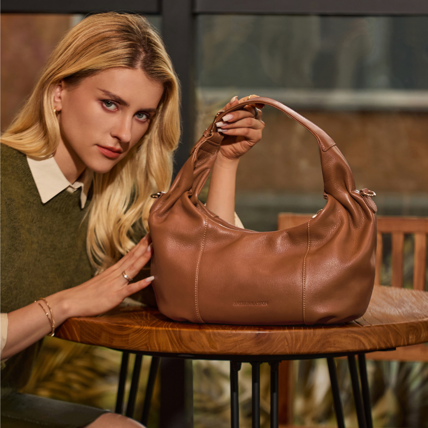 arthur-et-aston-bonnie-sac-paule-cuir-ch-taigne-39-cm image 1