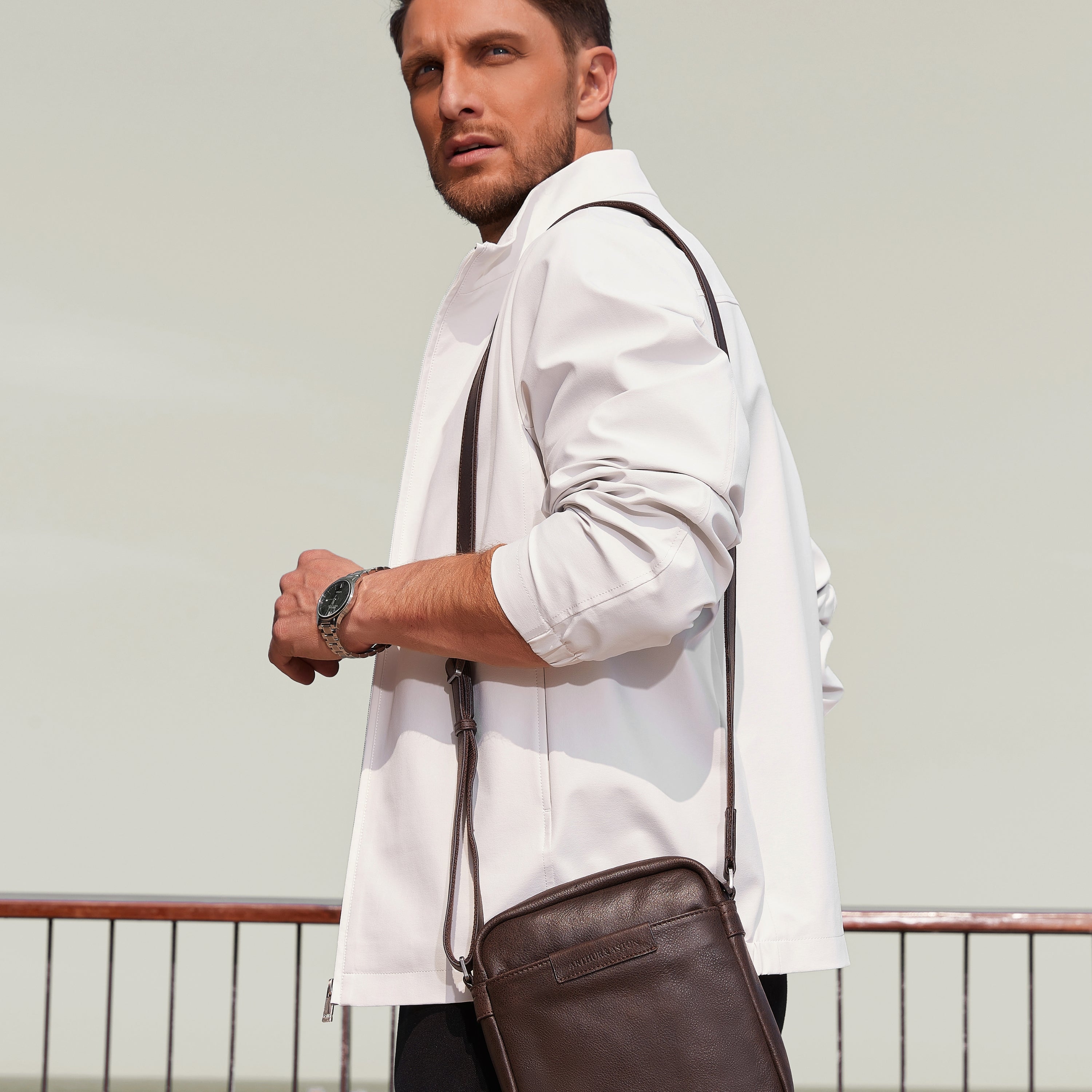 arthur-et-aston-diego-sac-travers-cuir-ch-taigne image 3