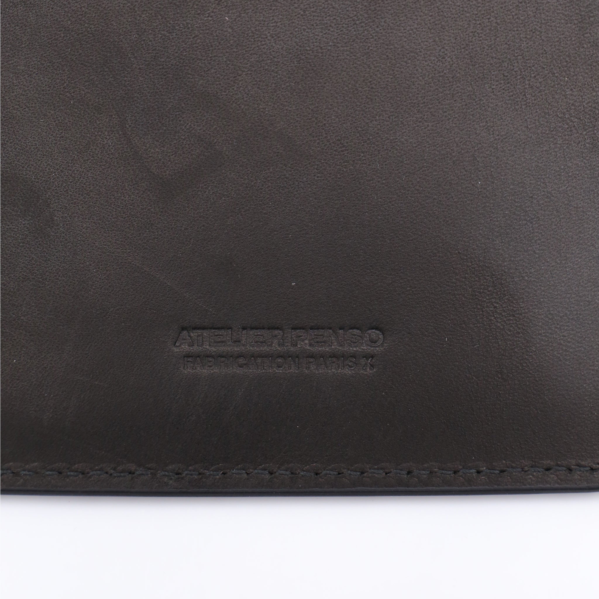 atelier-penso-prot-ge-passeport-cuir-barenia-anthracite image 3