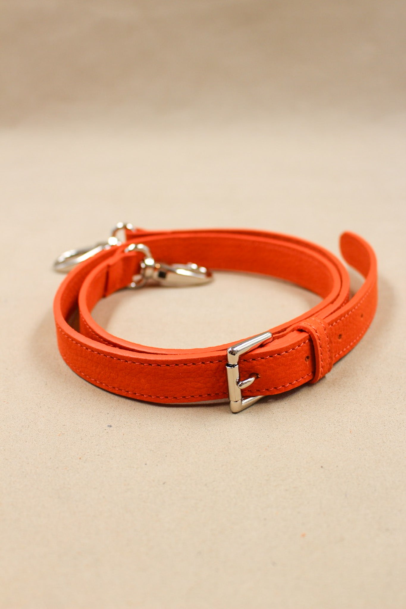 charles-et-charlus-bandouli-re-cuir-nubuck-orange-100-cm image 4