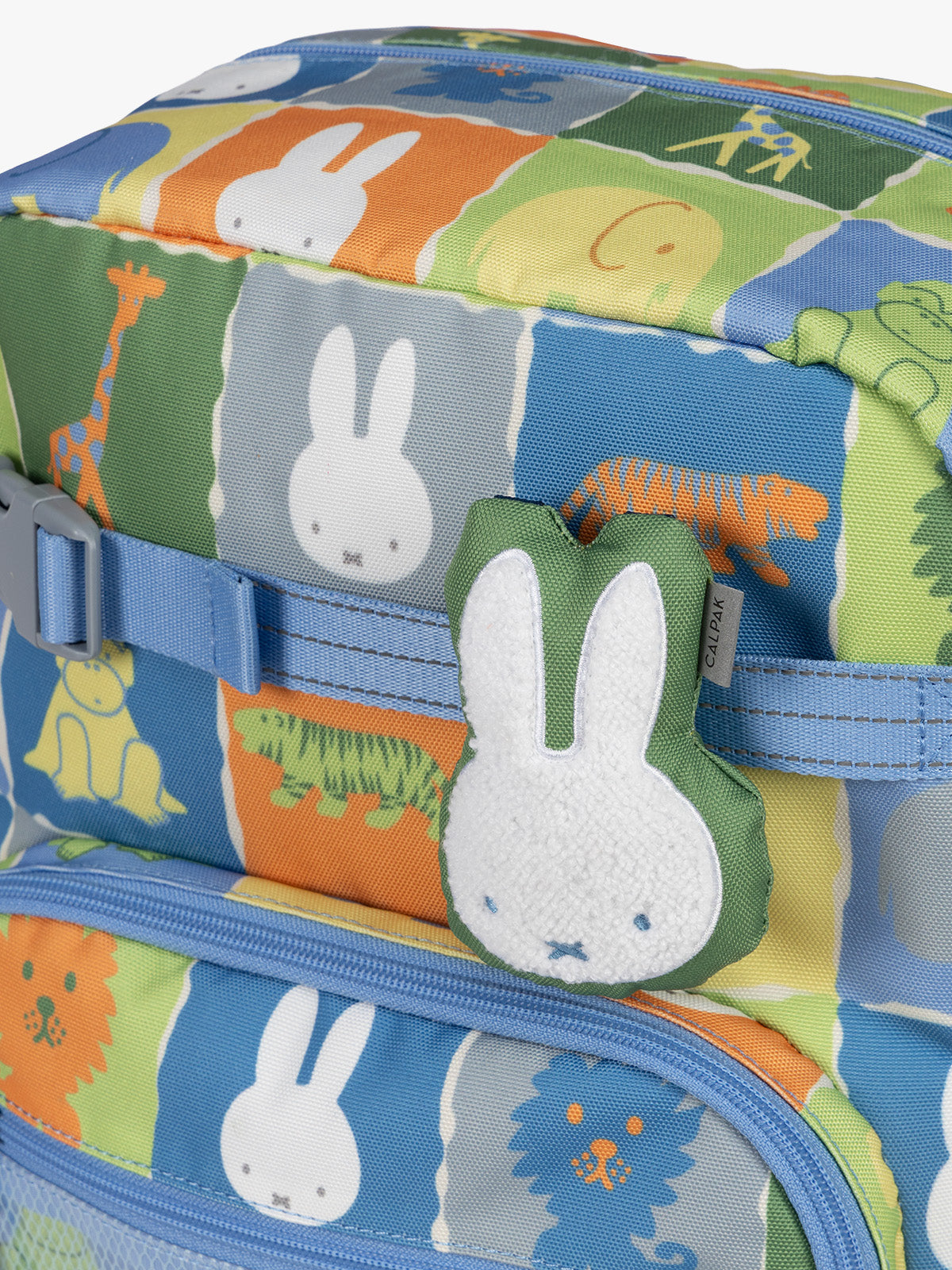 calpak-kids-miffy-kit-cole-sac-moyen-rose-zoo-5-8-ans image 6