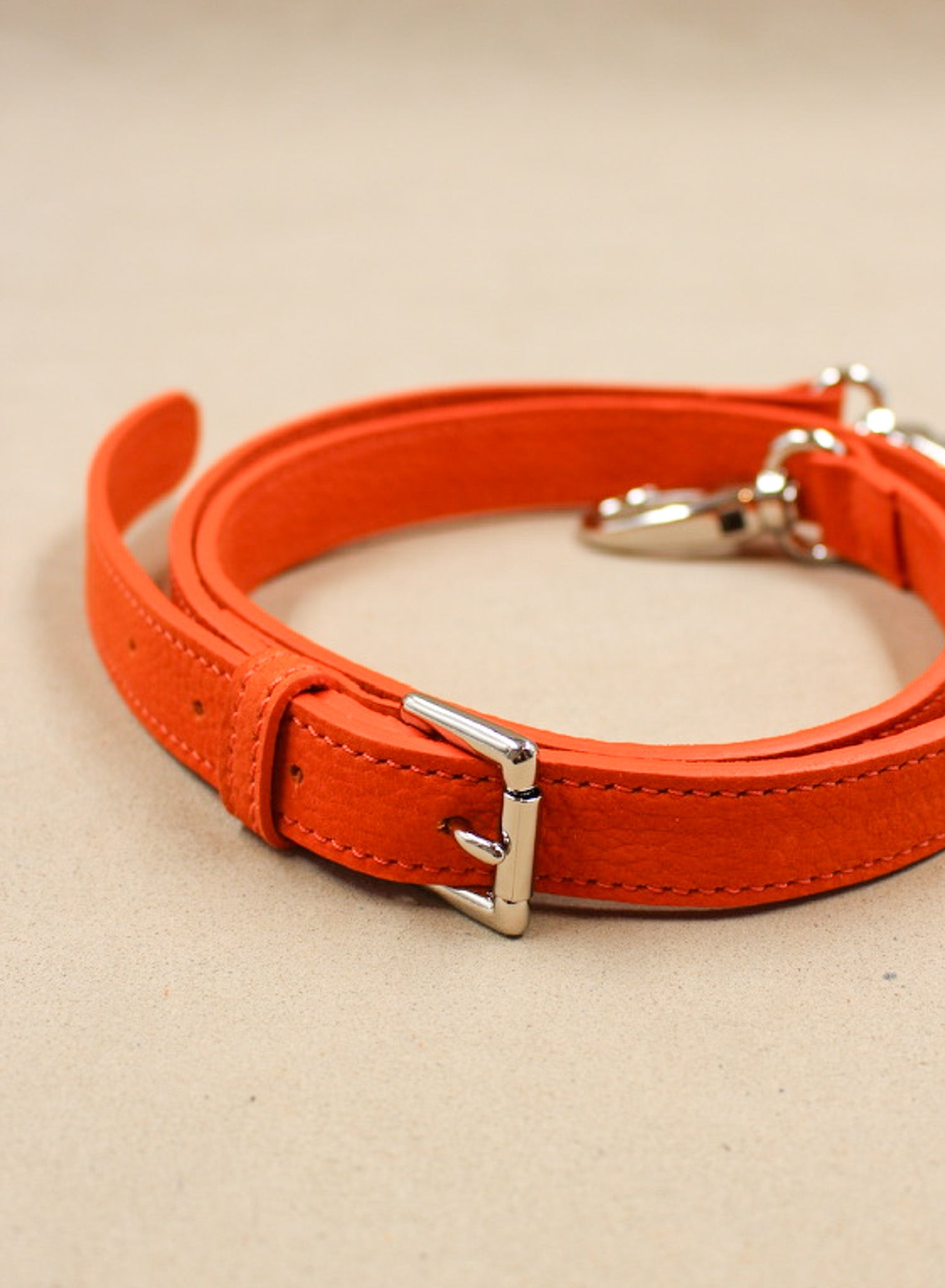 charles-et-charlus-bandouli-re-cuir-nubuck-orange-100-cm image 3