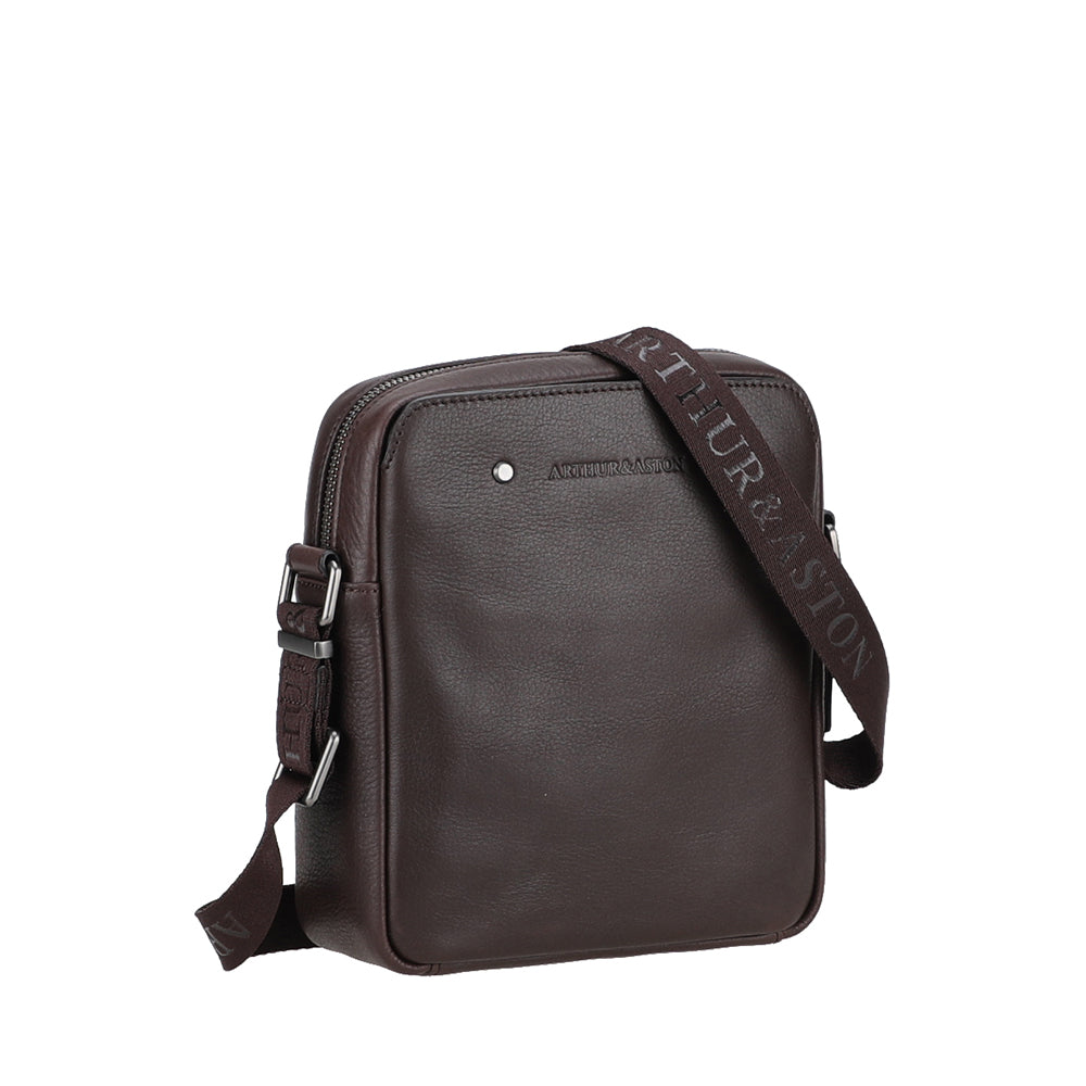 arthur-et-aston-danny-grand-sac-travers-cuir-noir-pleine-fleur image 6