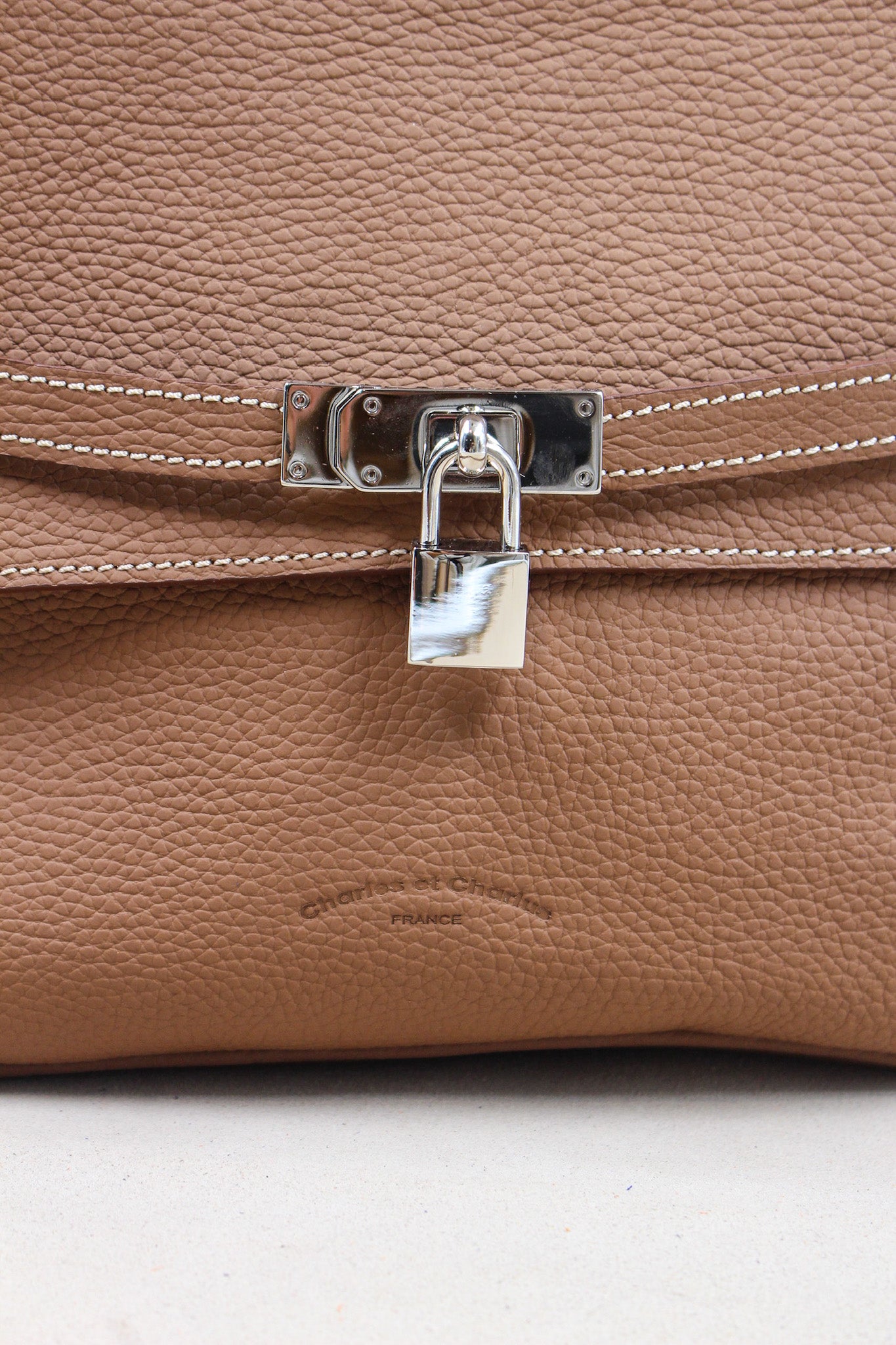 charles-et-charlus-vadim-sac-cuir-grain-marine-24-cm image 6