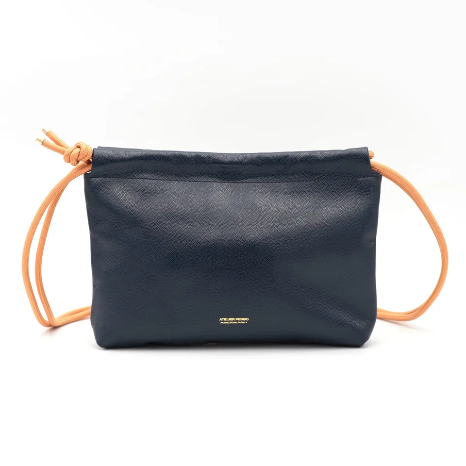 atelier-penso-lut-ce-bleu-navy-sac-crossbody-cuir-femme image 1