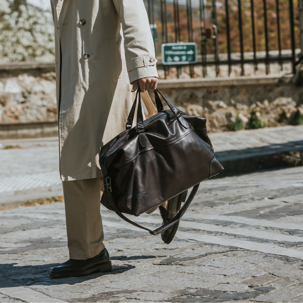arthur-et-aston-pablo-sac-de-voyage-cuir-plong-noir-fil-bleu image 5