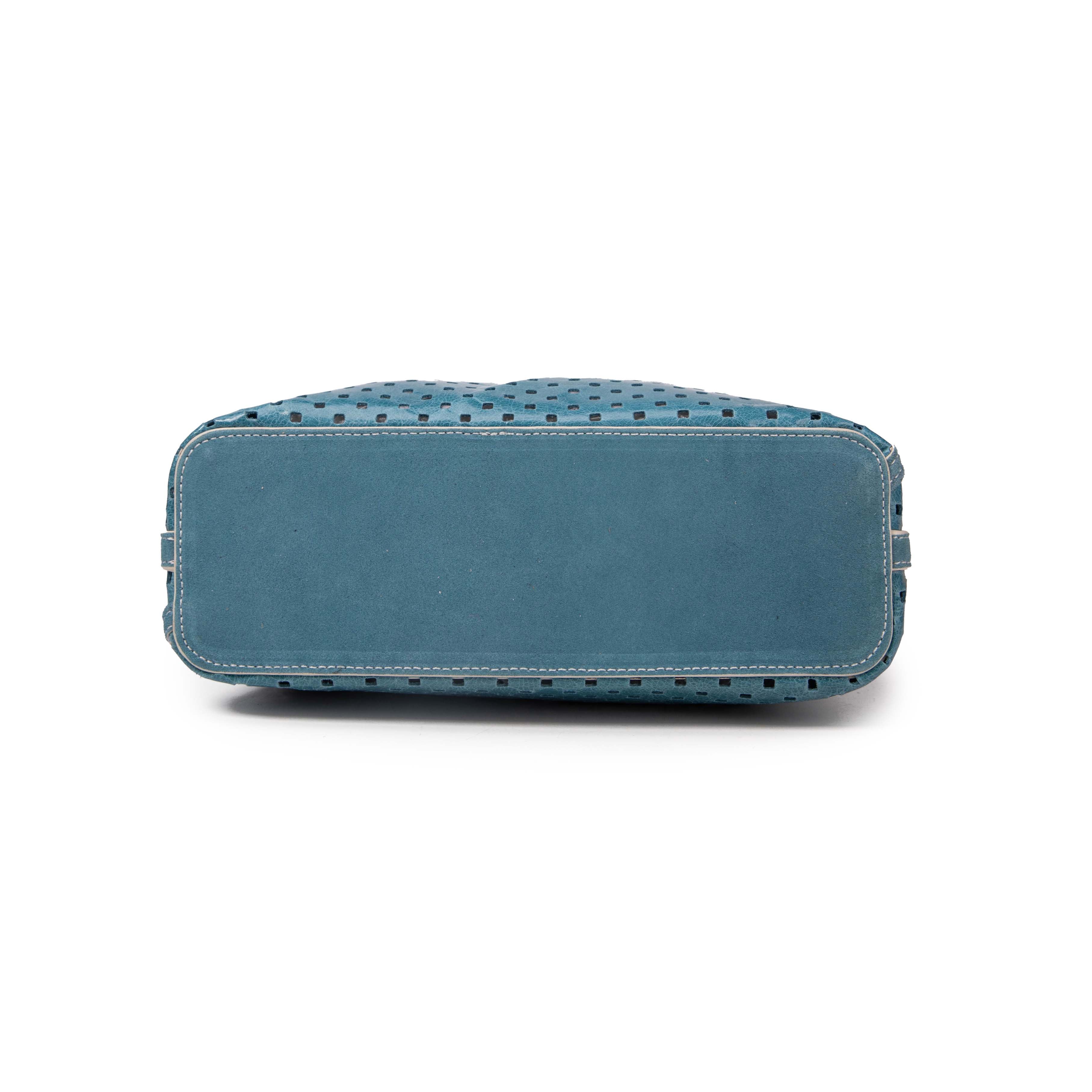 kate-lee-m-lune-sac-cabas-vachette-perfor-e-bleu image 5