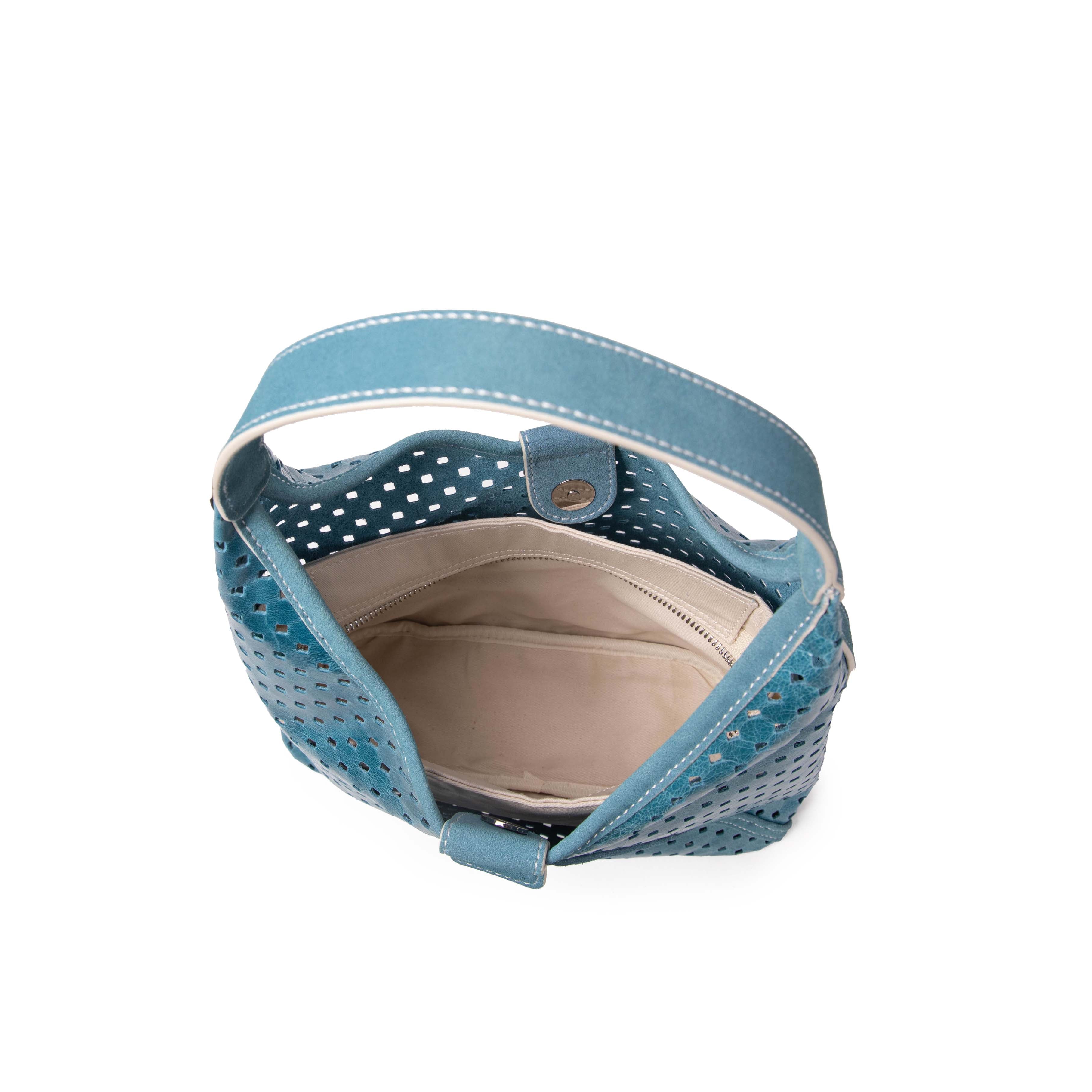kate-lee-m-lune-sac-cabas-vachette-perfor-e-bleu image 3