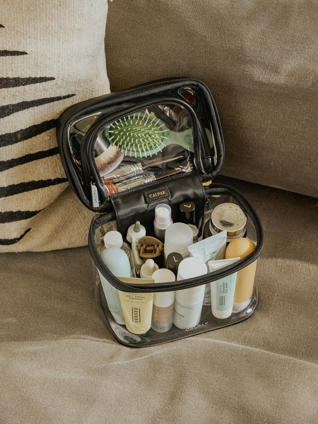 calpak-kaya-clear-train-case-trousse-toilette-glazed-dark-cherry image 2