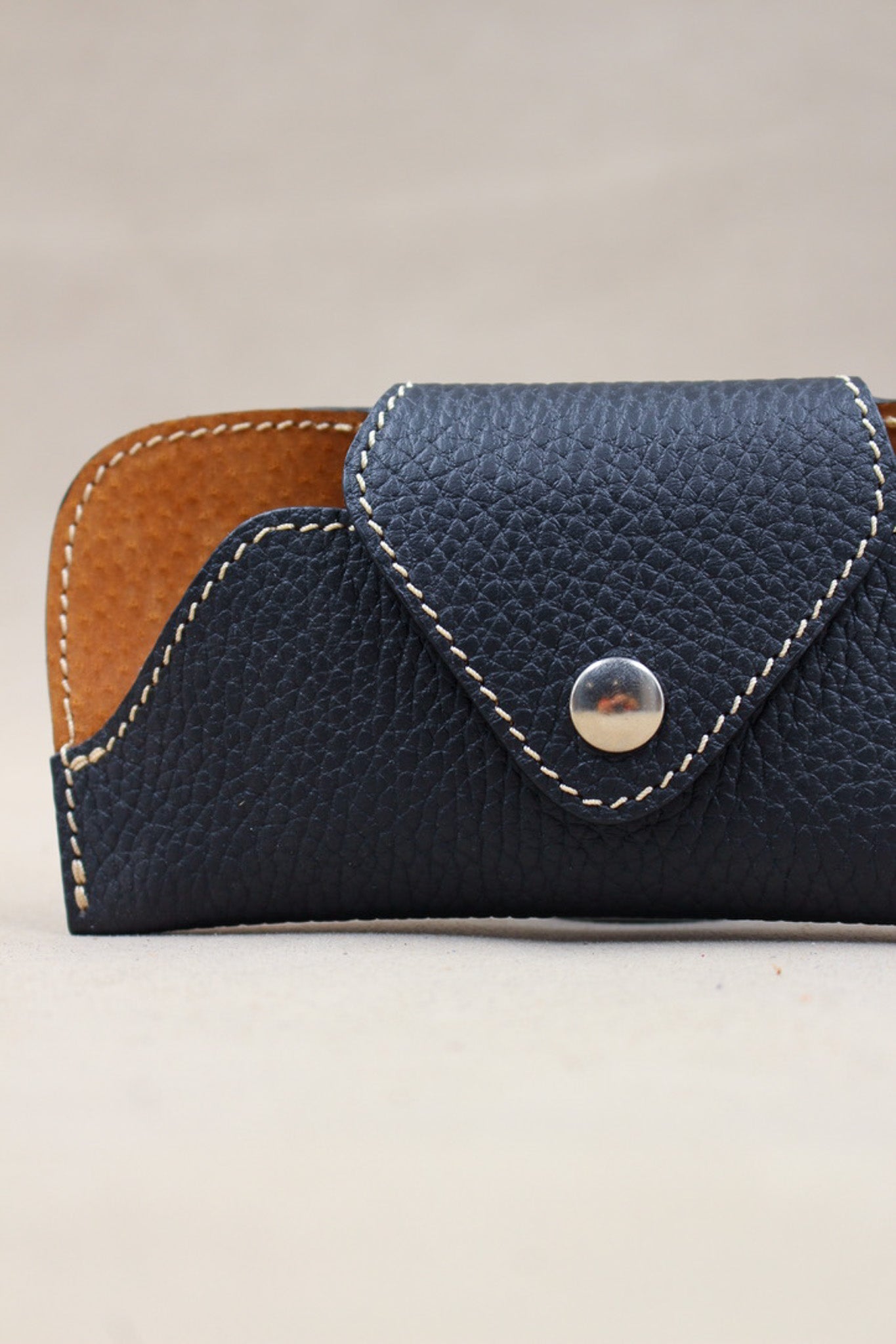 charles-et-charlus-tui-lunettes-cuir-grain-kaki-fabriqu-en-france image 7