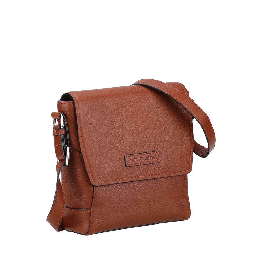 arthur-et-aston-jos-sac-travers-rabat-cuir-cognac-pleine-fleur image 2