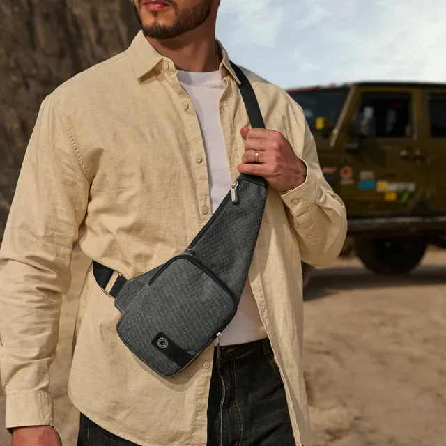 arthur-et-aston-aaron-body-bag-toile-noir-homme image 1