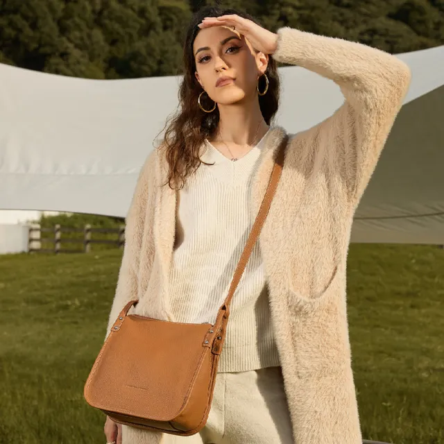 arthur-et-aston-rosalia-sac-bandouli-re-cuir-cognac-femme image 1