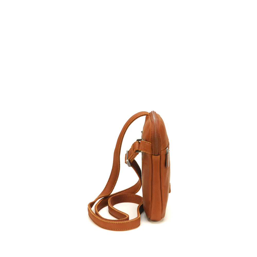 arthur-et-aston-oscar-body-bag-cuir-cognac image 2