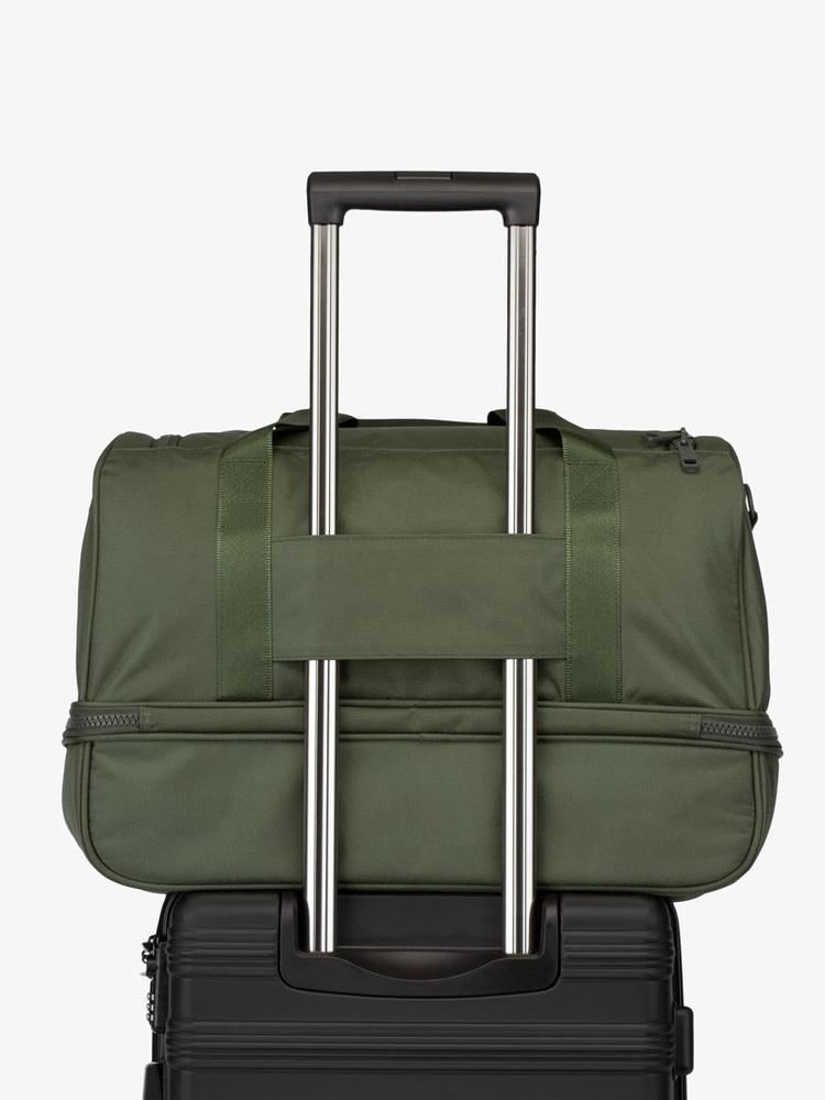 calpak-stevyn-duffel-sac-de-sport-navy-compartiment-chaussures image 4