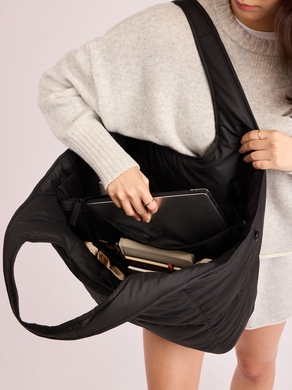calpak-luka-everything-tote-sac-ordinateur-walnut-15-pouces image 4