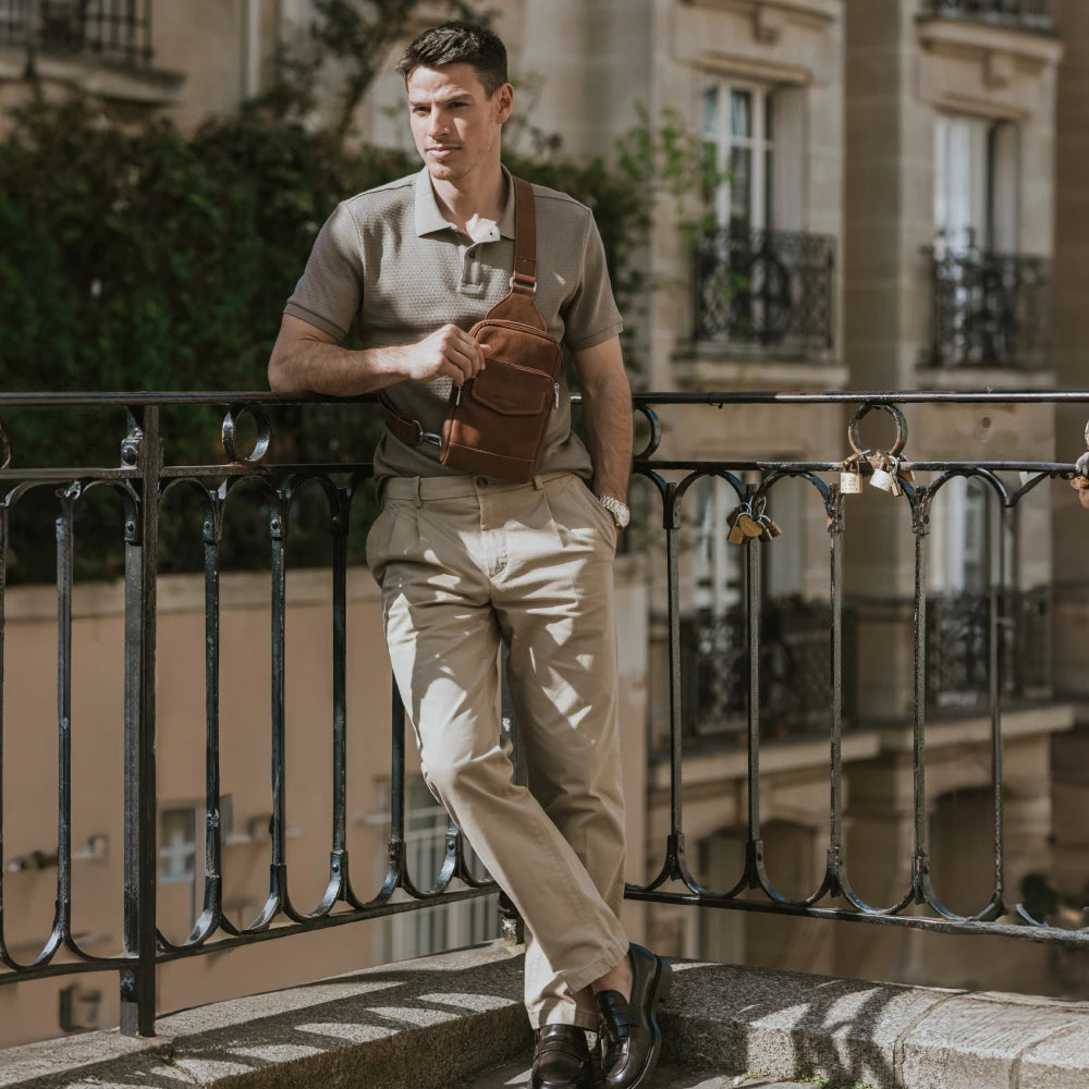 arthur-et-aston-owen-body-bag-cuir-cognac-15x21-cm image 3