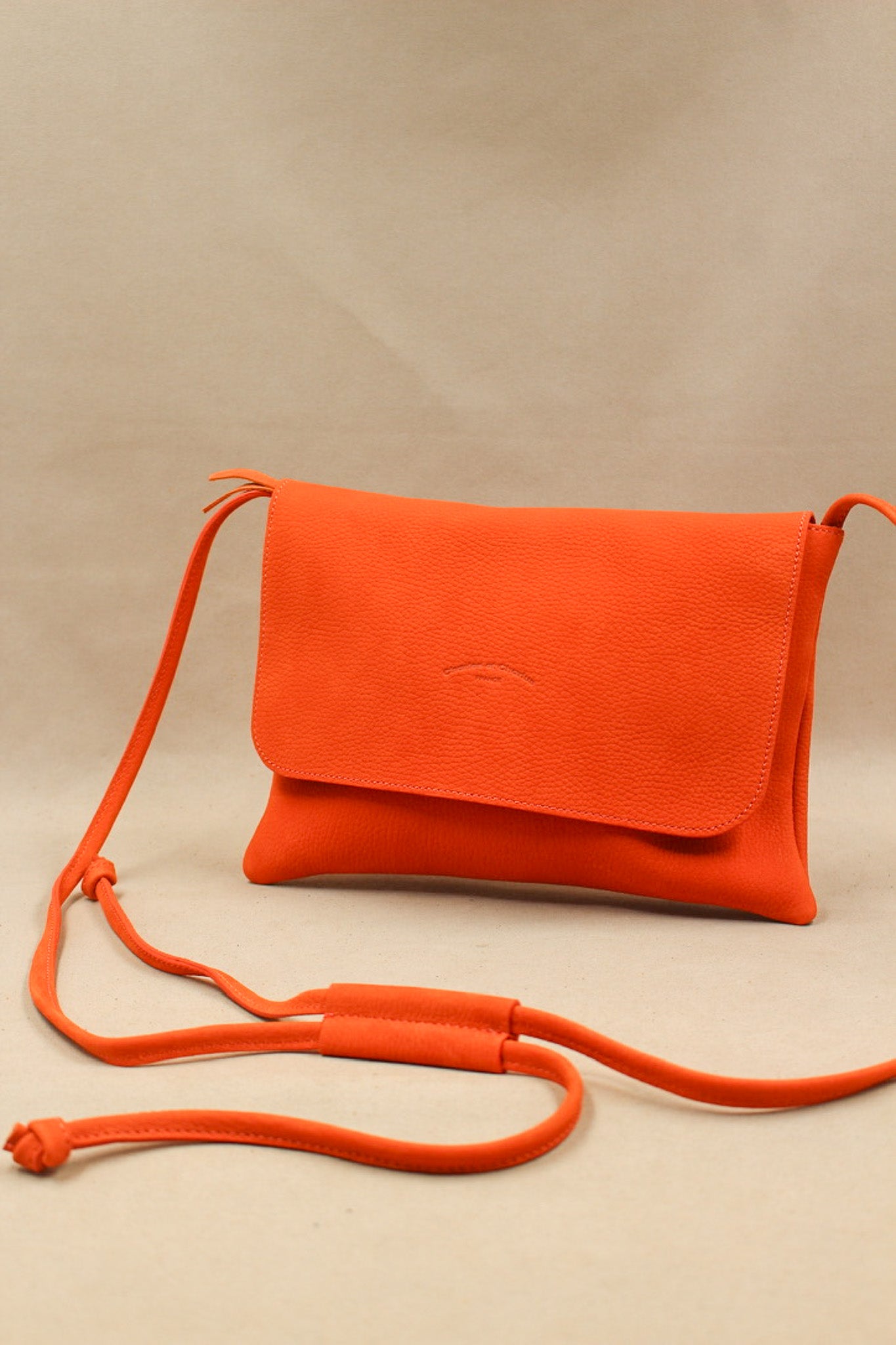 charles-et-charlus-mariette-s-pochette-nubuck-kaki-22-cm image 5