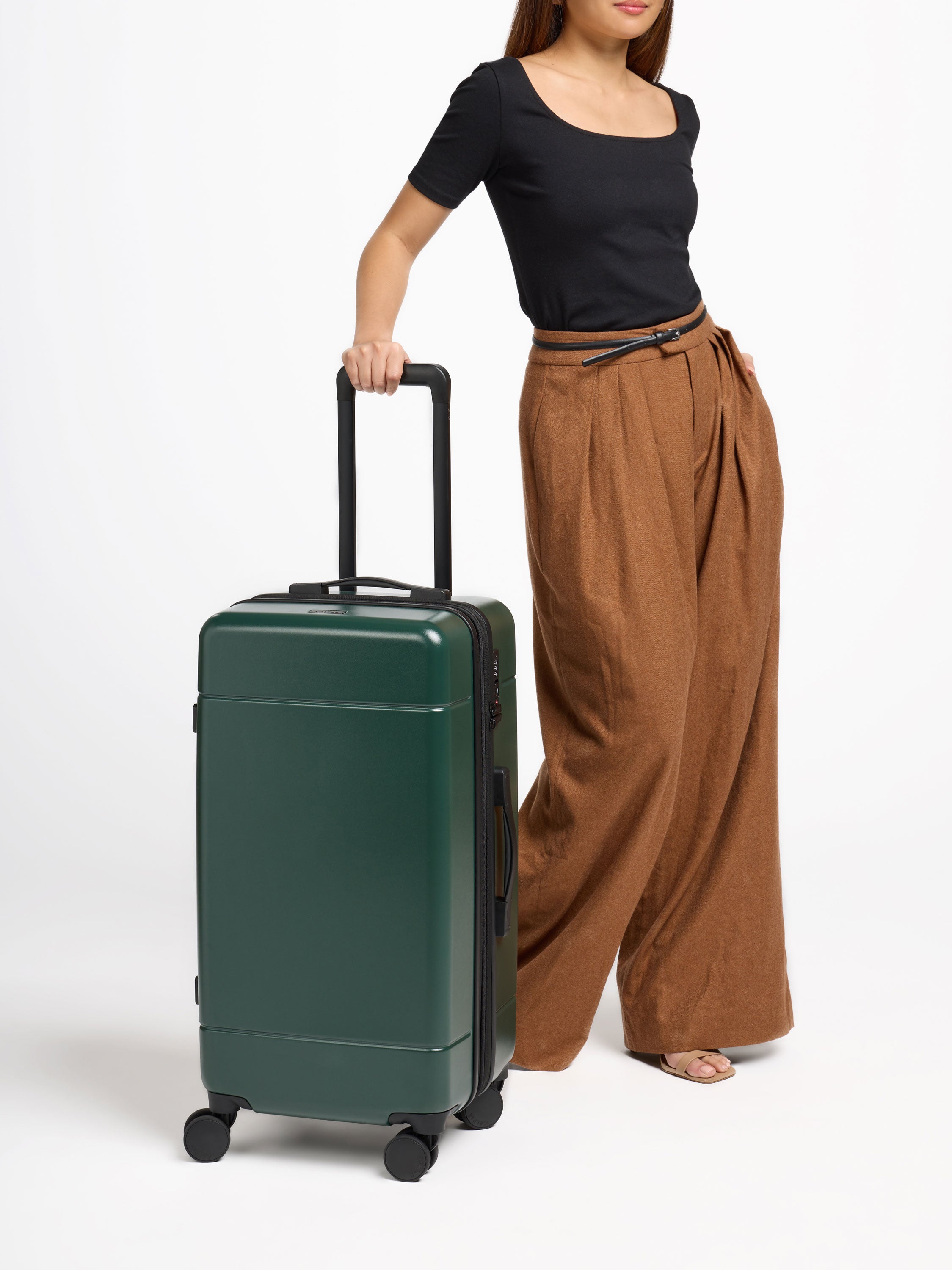 calpak-hue-medium-trunk-valise-rigide-hazel-extensible image 8