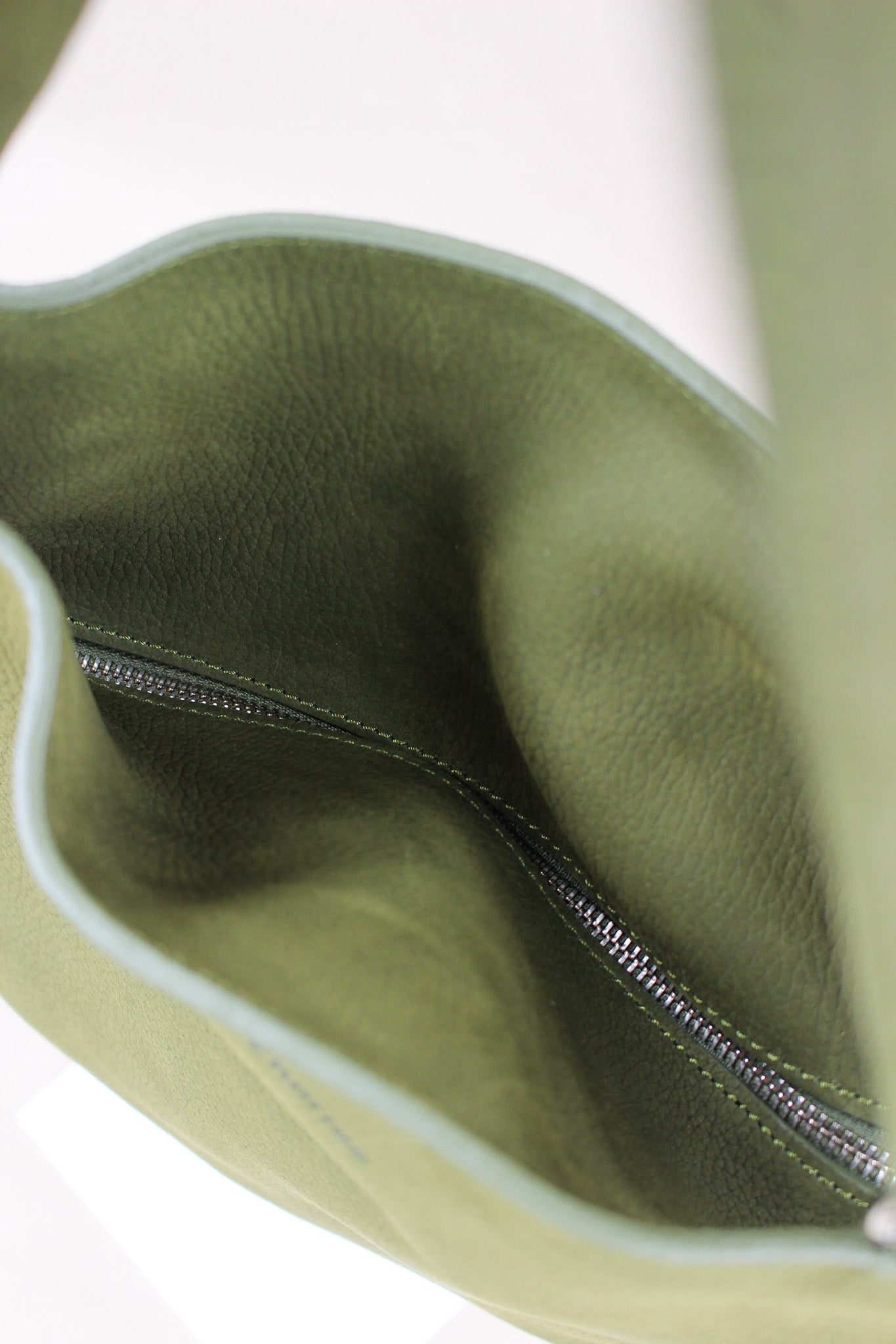 charles-et-charlus-touquet-l-sac-nubuck-kaki-41-cm image 3