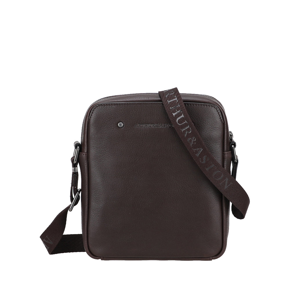 arthur-et-aston-danny-grand-sac-travers-cuir-noir-pleine-fleur image 5
