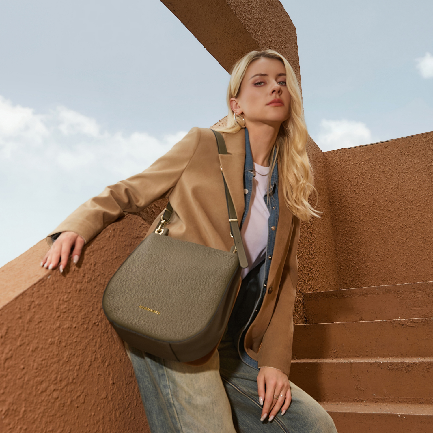 arthur-et-aston-nora-sac-paule-bandouli-re-cuir-kaki image 1